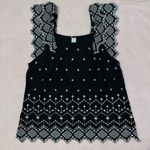 Old Navy 🌑 Eyelet Embroidered Top - Size: S